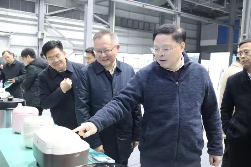 湖南省委常委、省委秘书长张剑飞一行来zoty中欧体育官方网站调研