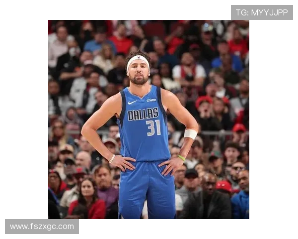 克莱·汤普森无球跑动提升三分效率拉开库里空间