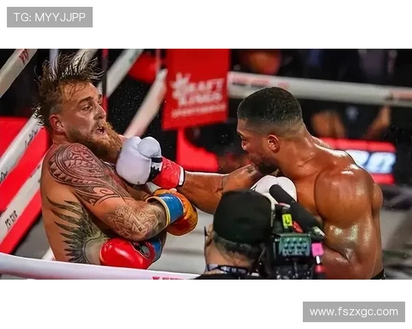 安东尼·约书亚好像暗藏了亿万豪宅的秘密豪门生活，谁注意过他这场外的姿态？